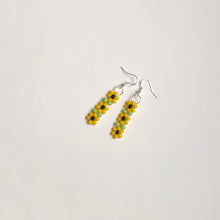 Load image into Gallery viewer, Sunflower Floret Earrings